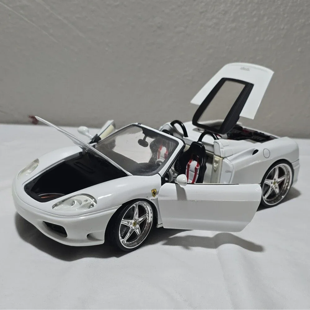 Hot Wheels Ferrari 360 Spider 1:18 White Diecast Car 1999 Opening Hood/Doors [E]